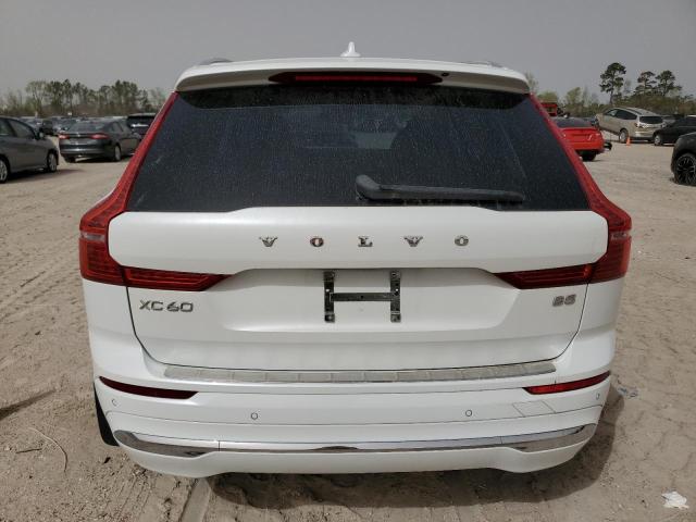  VOLVO XC60 B5 IN 2022 Biały