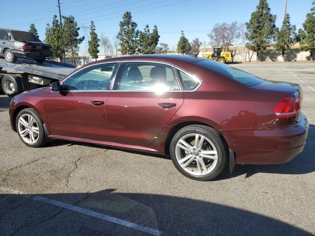 2014 Volkswagen Passat - Image 2