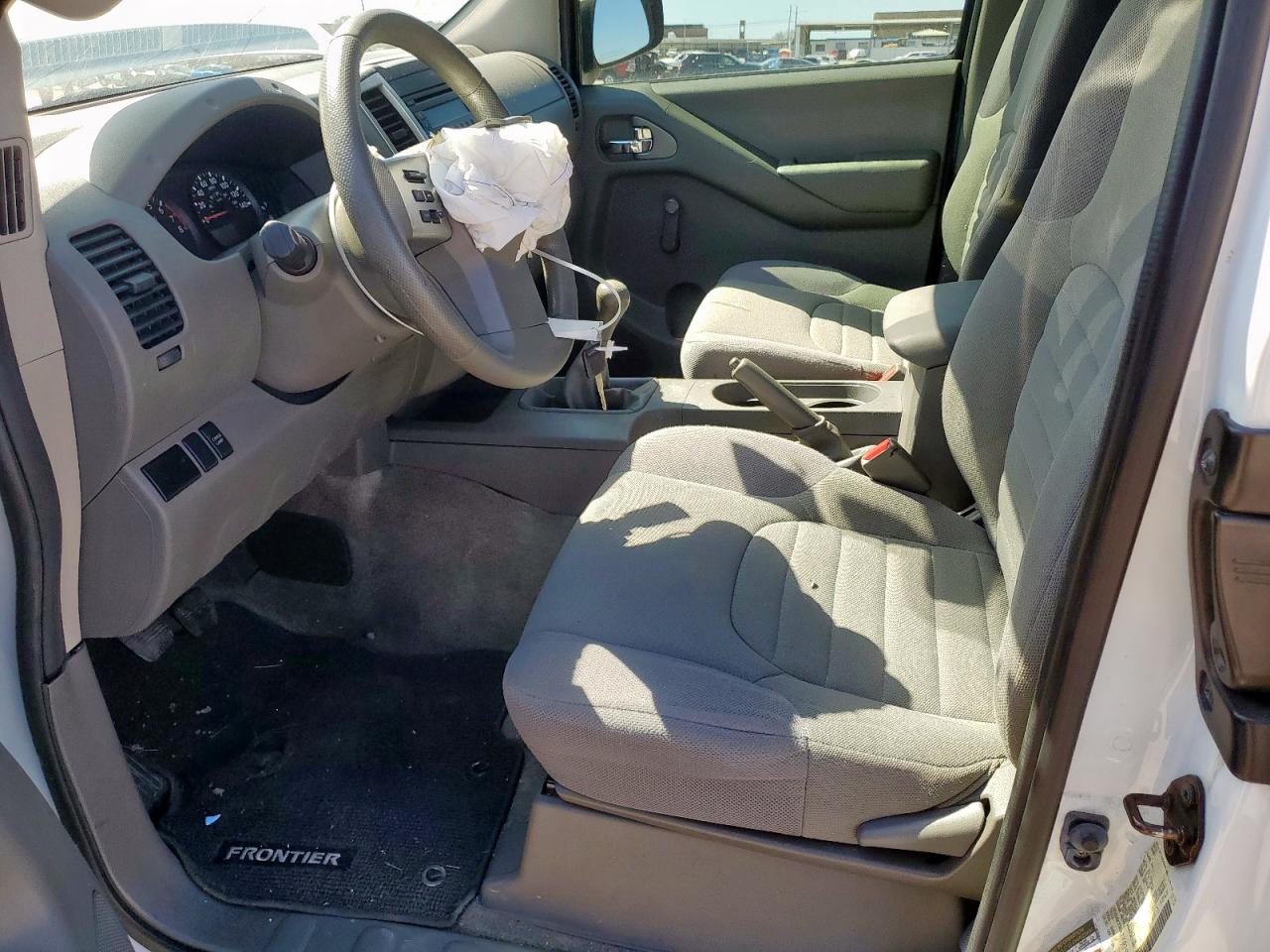 2014 Nissan Navara (Frontier) - Image 7