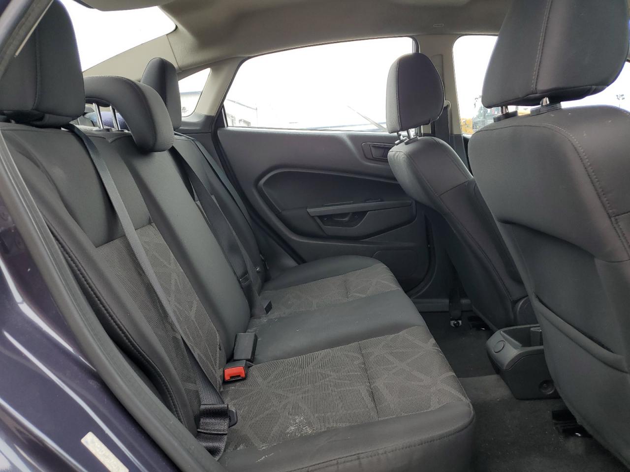 2013 Ford Fiesta - Image 10