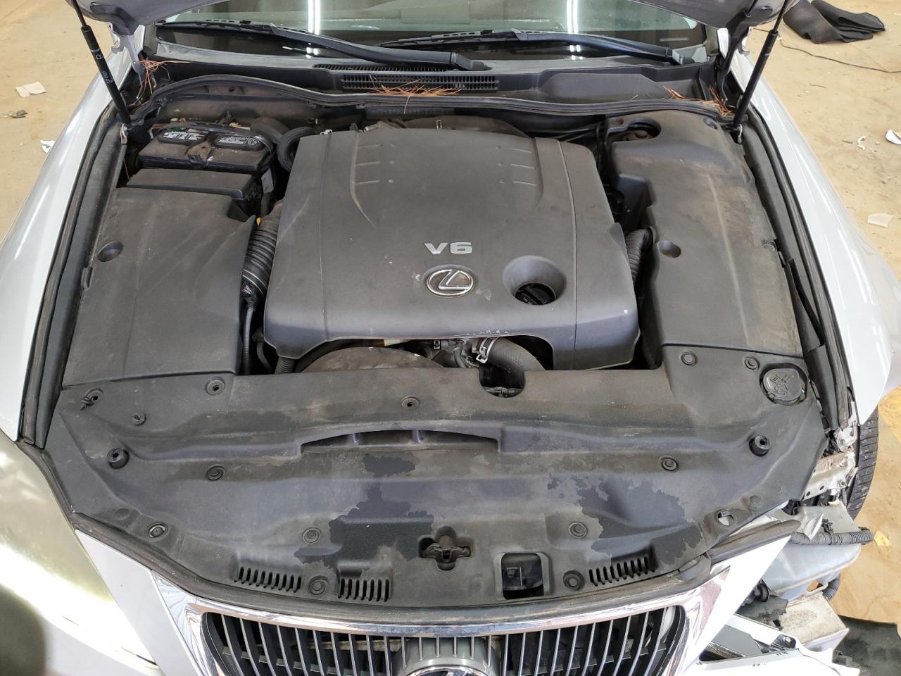 2011 Lexus IS - Image 11