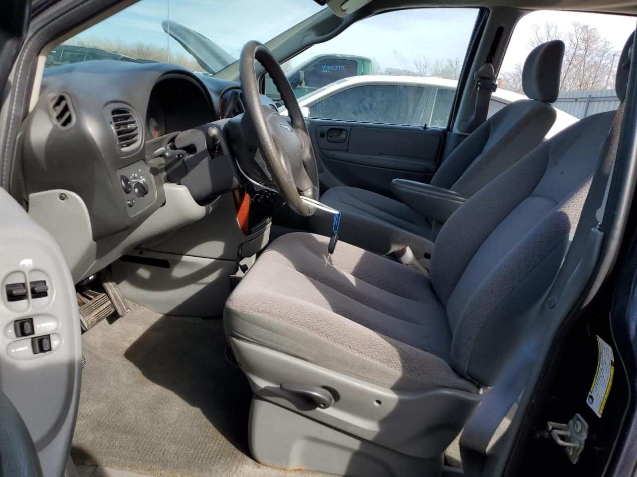 2007 Chrysler Town & Country - Image 7