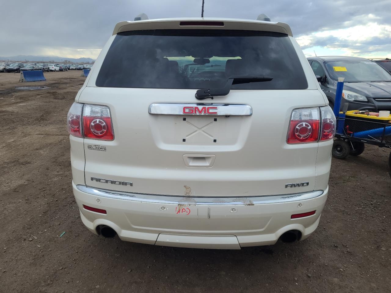 2011 GMC Acadia - Image 6