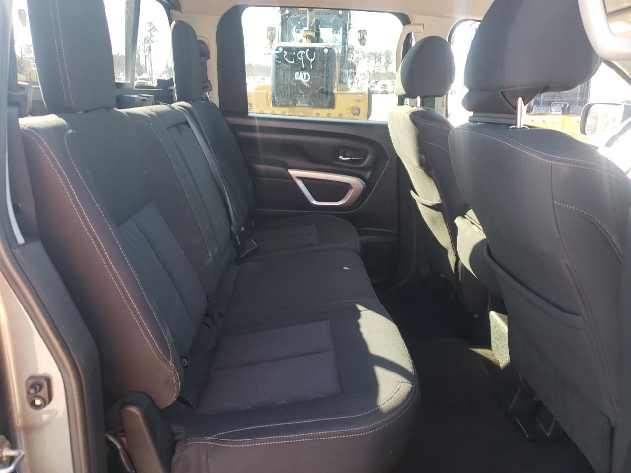 2017 Nissan Titan - Image 10