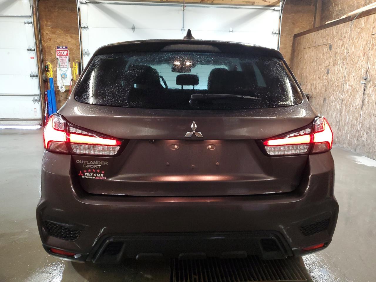 2021 Mitsubishi Outlander - Image 6