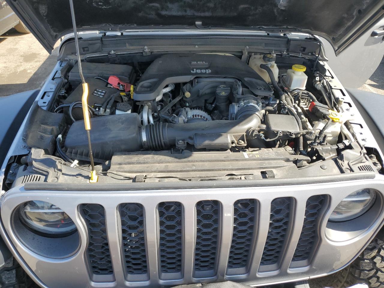 2020 Jeep Gladiator - Image 11