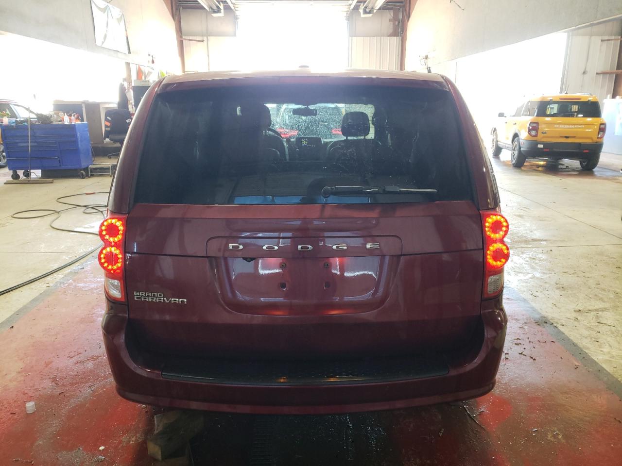 2017 Dodge Caravan - Image 6