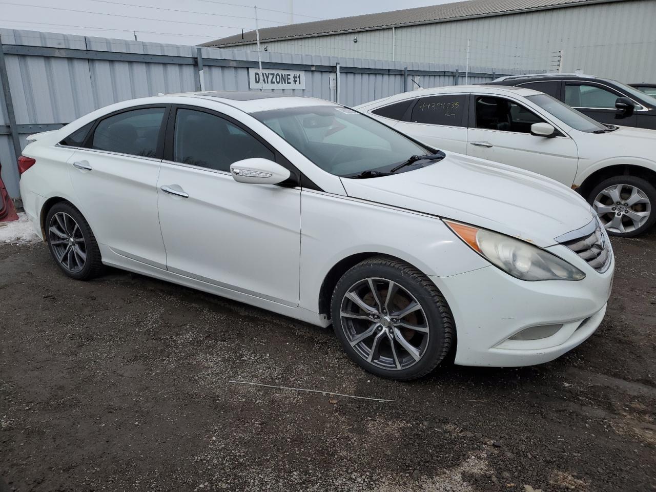 2011 Hyundai Sonata - Image 4