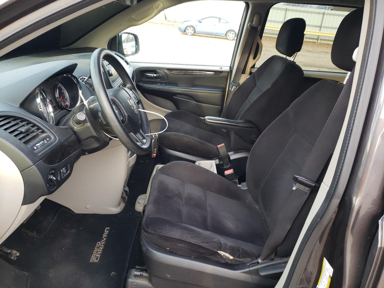 2015 Dodge Caravan - Image 7