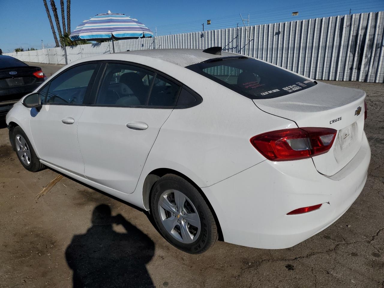 2019 Chevrolet Cruze - Image 2