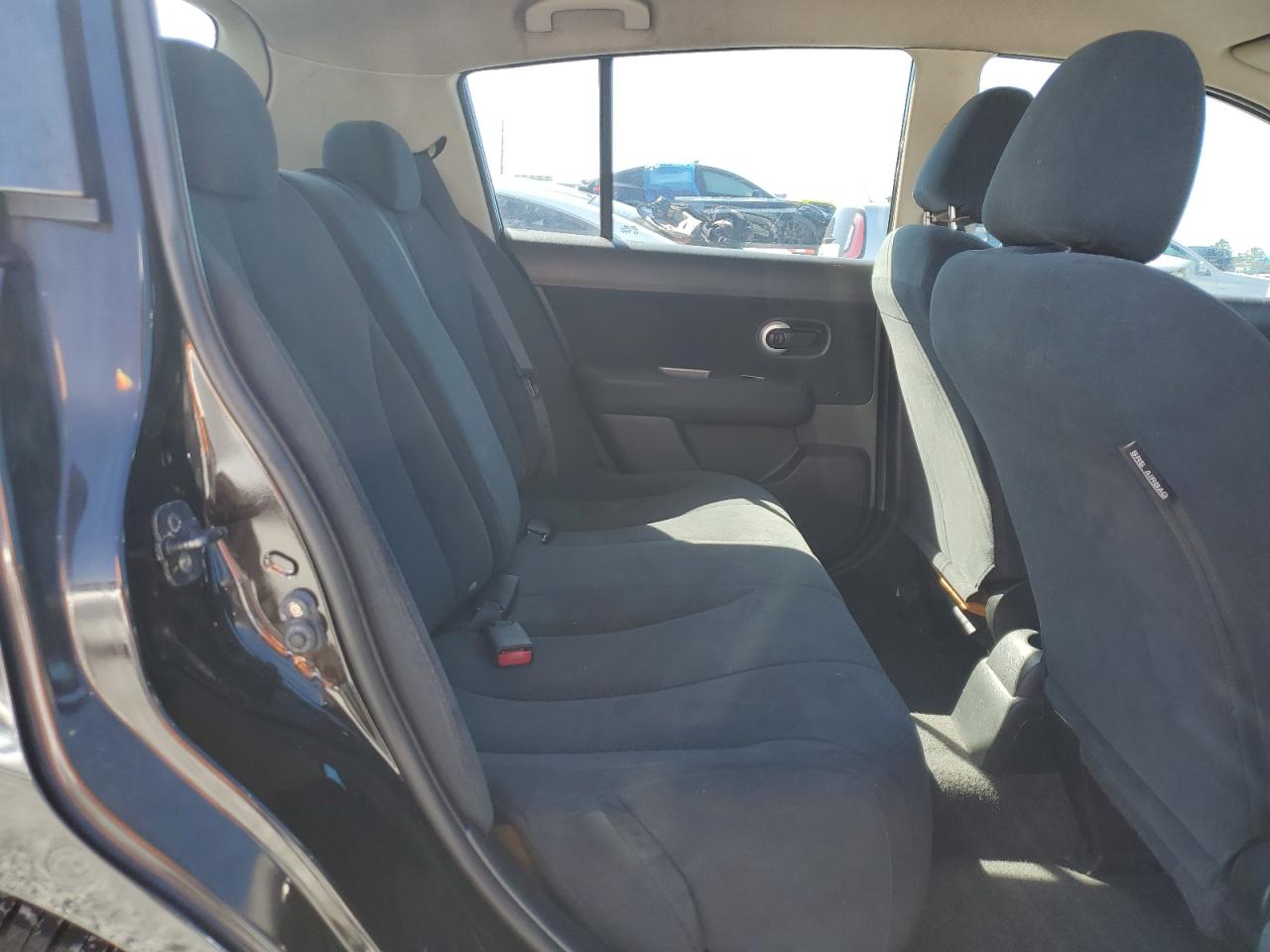 2010 Nissan Versa - Image 10