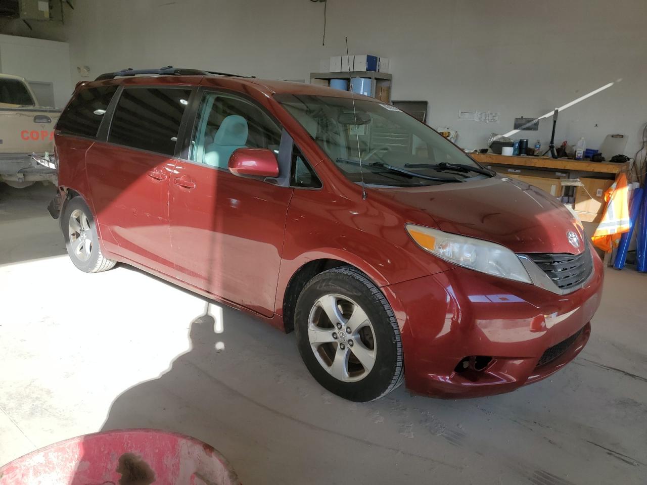 2012 Toyota Sienna - Image 4
