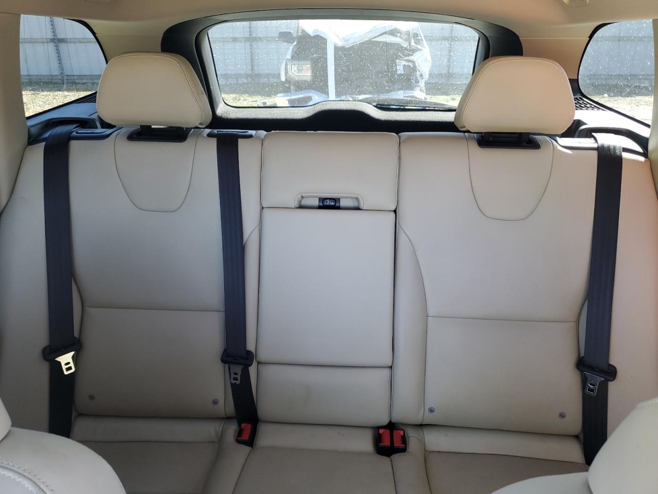 2017 Volvo XC60 - Image 10