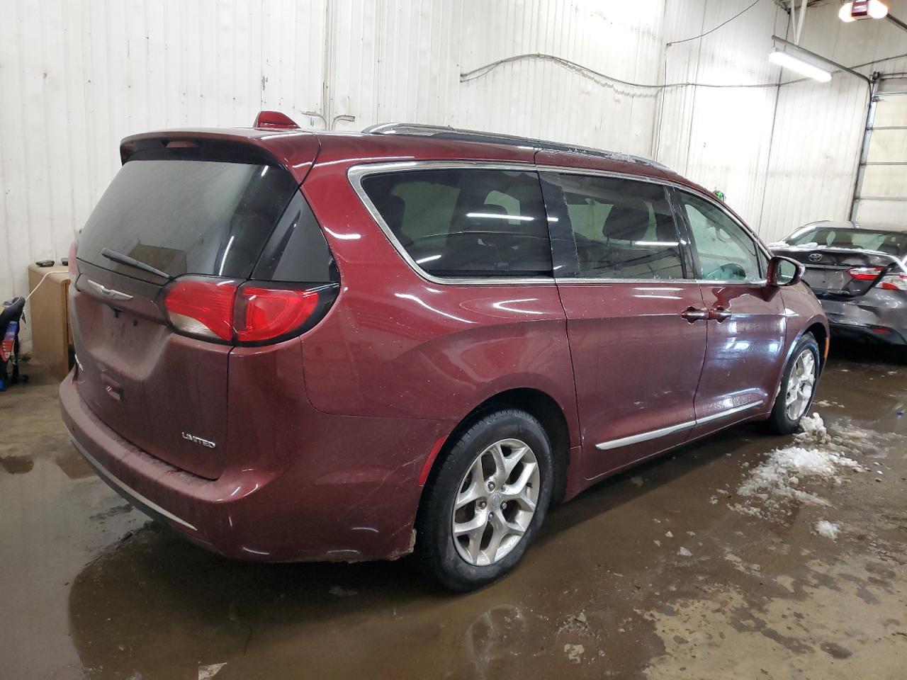 2019 Chrysler Pacifica - Image 3