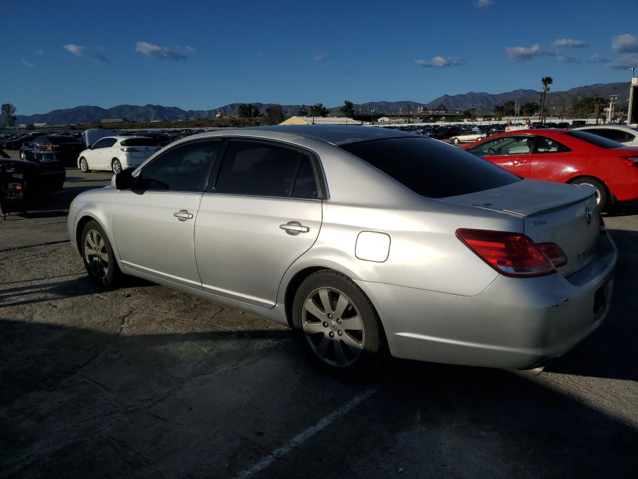 2007 Toyota Avalon - Image 2