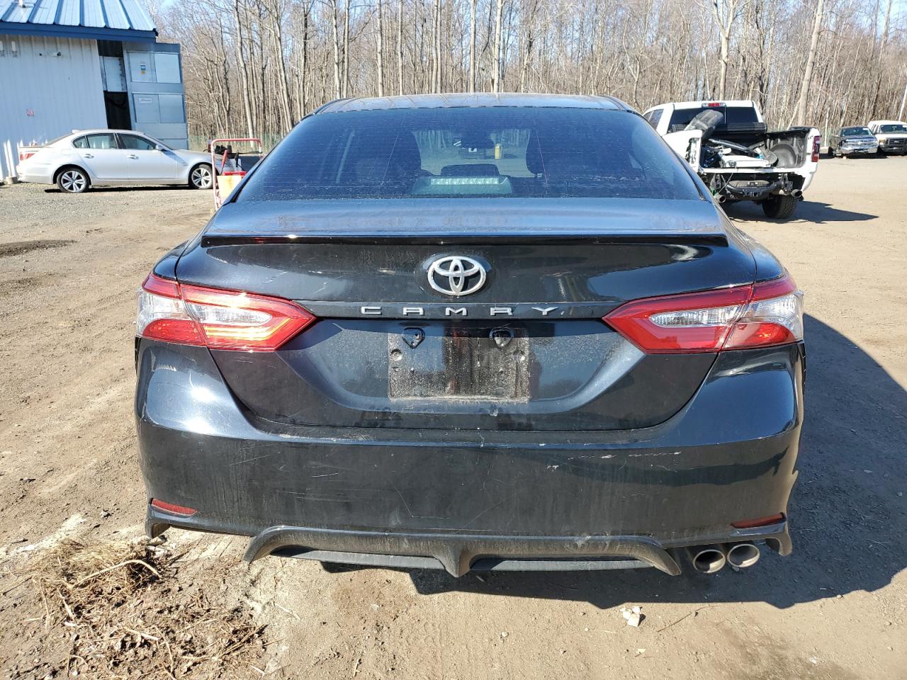 4T1B11HKXJU055742 TOYOTA CAMRY 2018