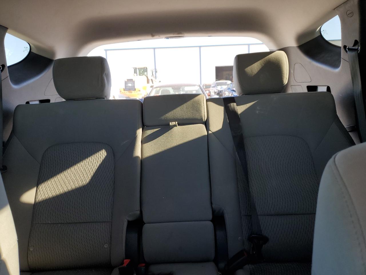 2016 Hyundai Santa Fe - Image 10