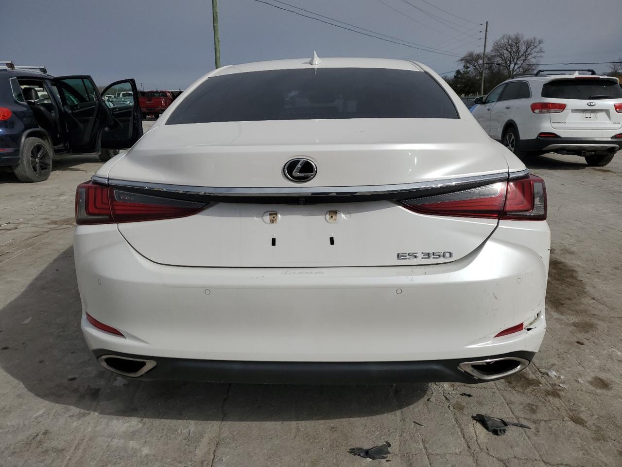 2020 Lexus ES - Image 6