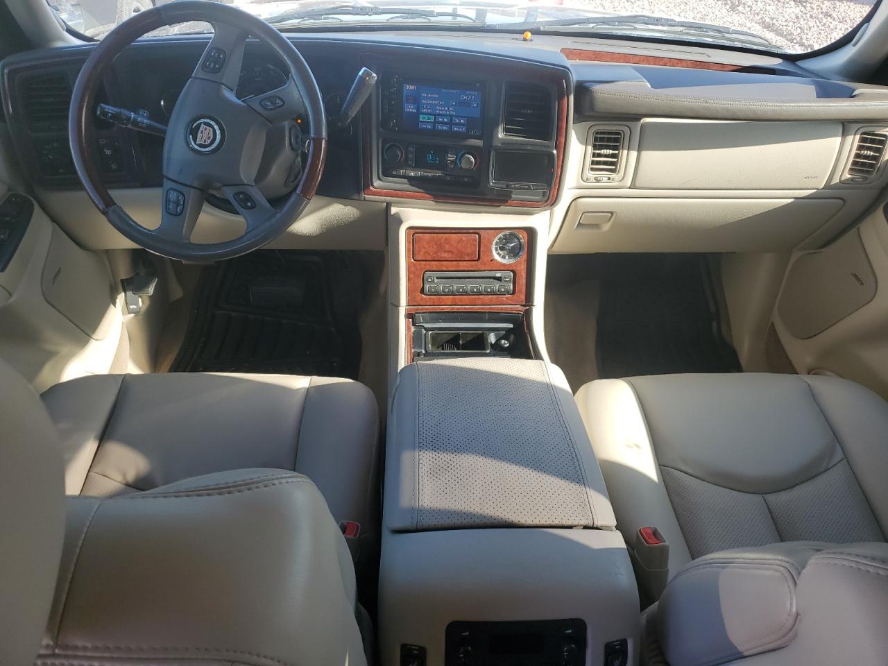 2005 Cadillac Escalade - Image 8
