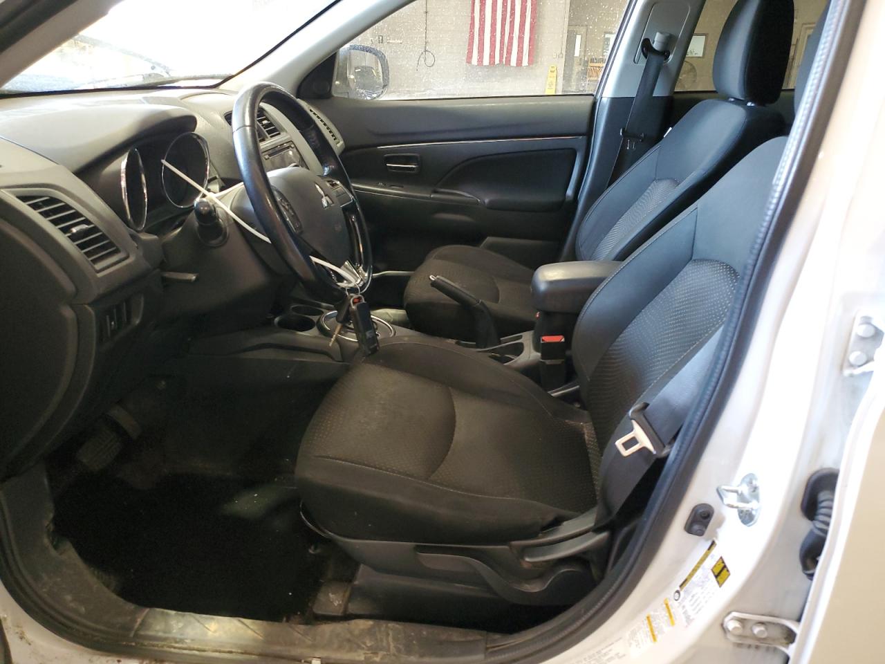 2016 Mitsubishi Outlander - Image 7