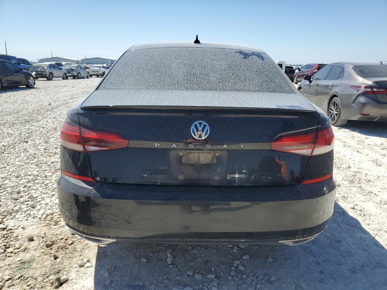 2021 Volkswagen Passat - Image 6