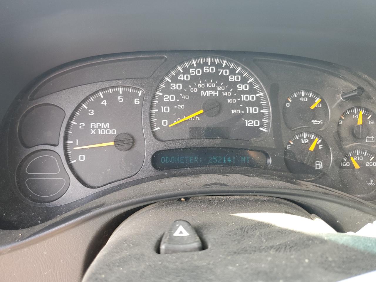 2005 Chevrolet Avalanche - Image 9