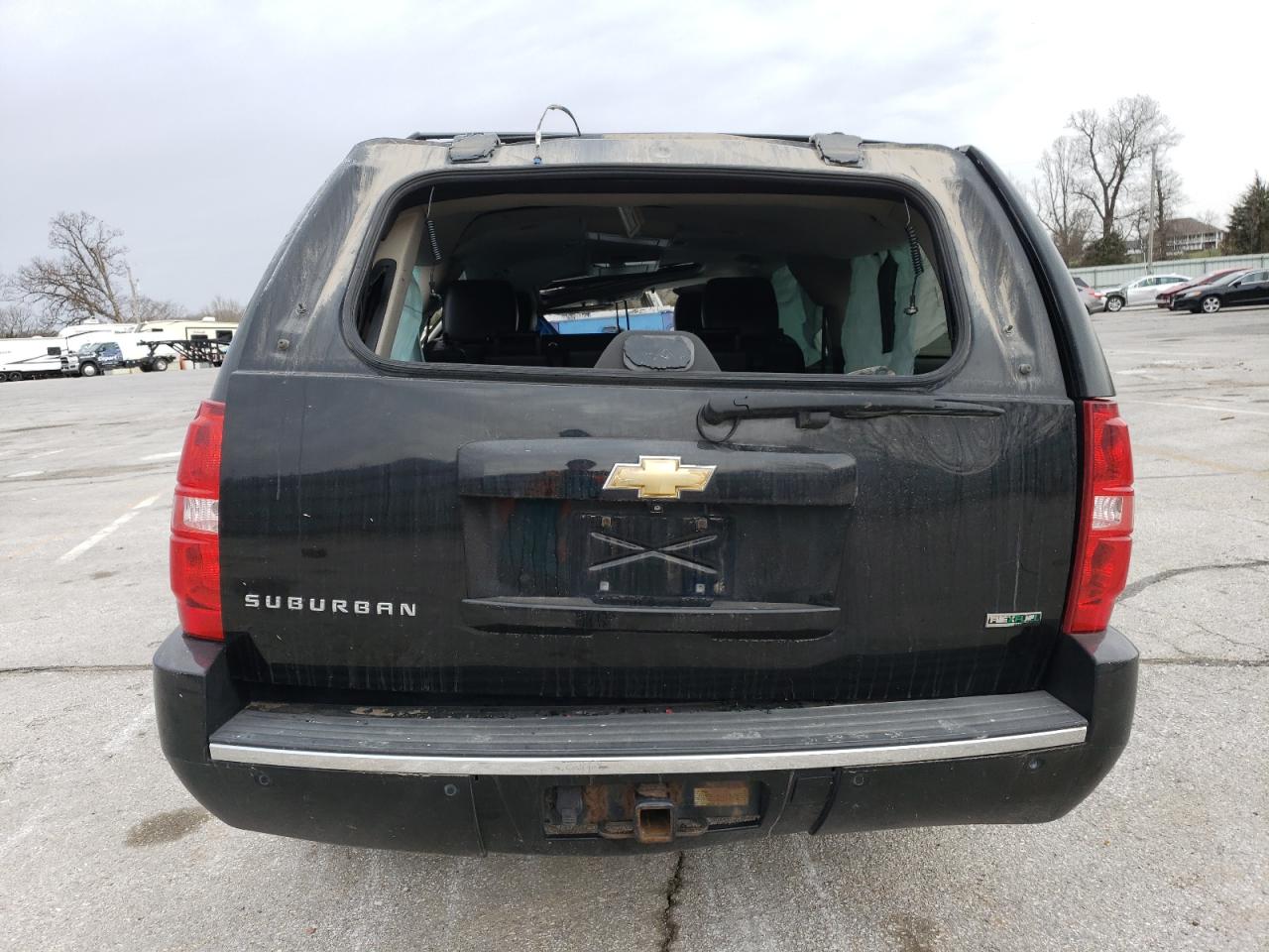 2011 Chevrolet Suburban - Image 6