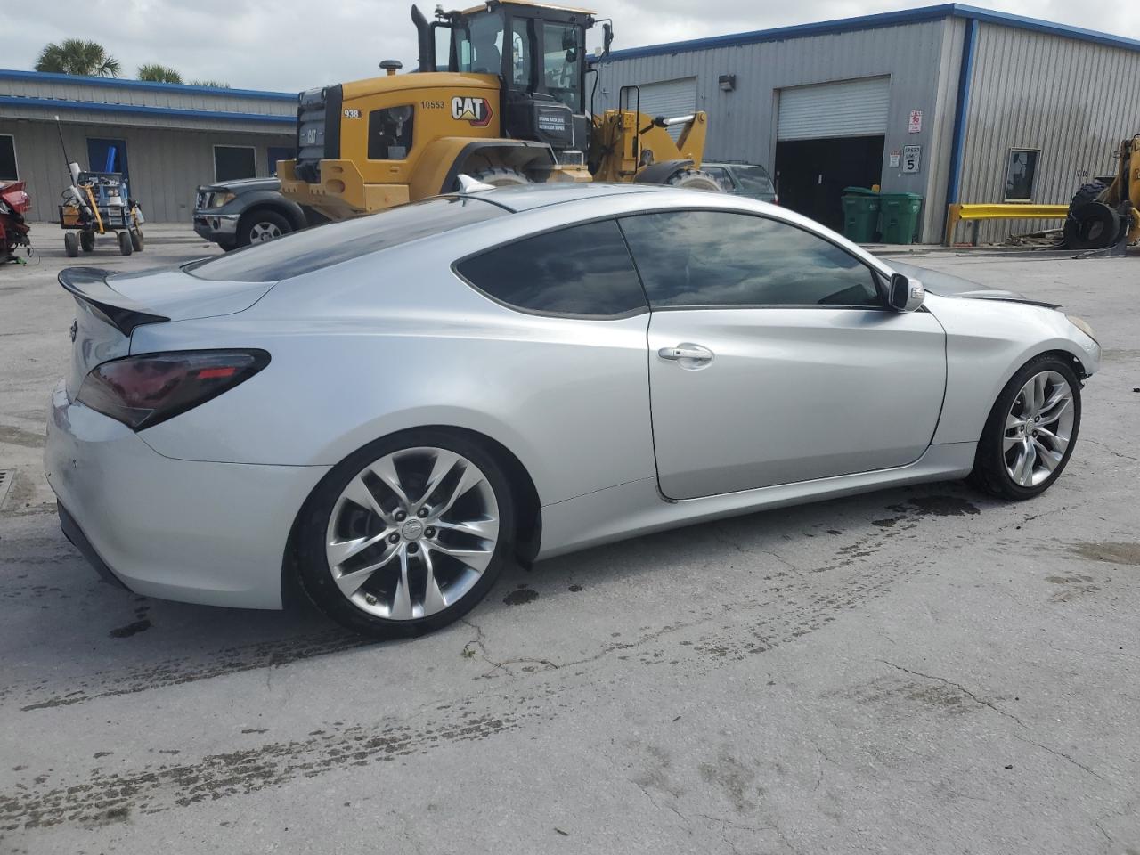 2012 Hyundai Genesis - Image 3