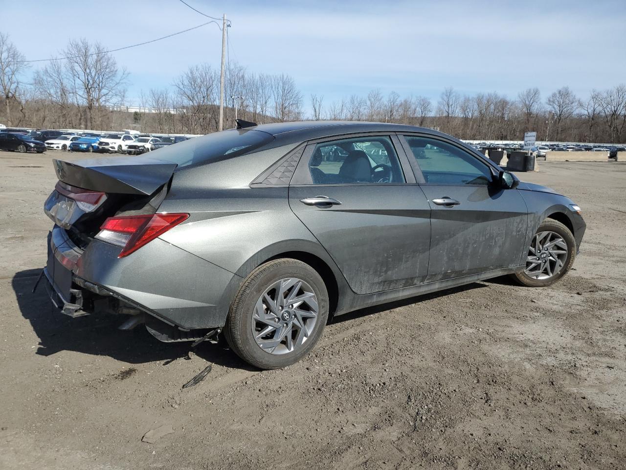 2024 Hyundai Elantra - Image 3