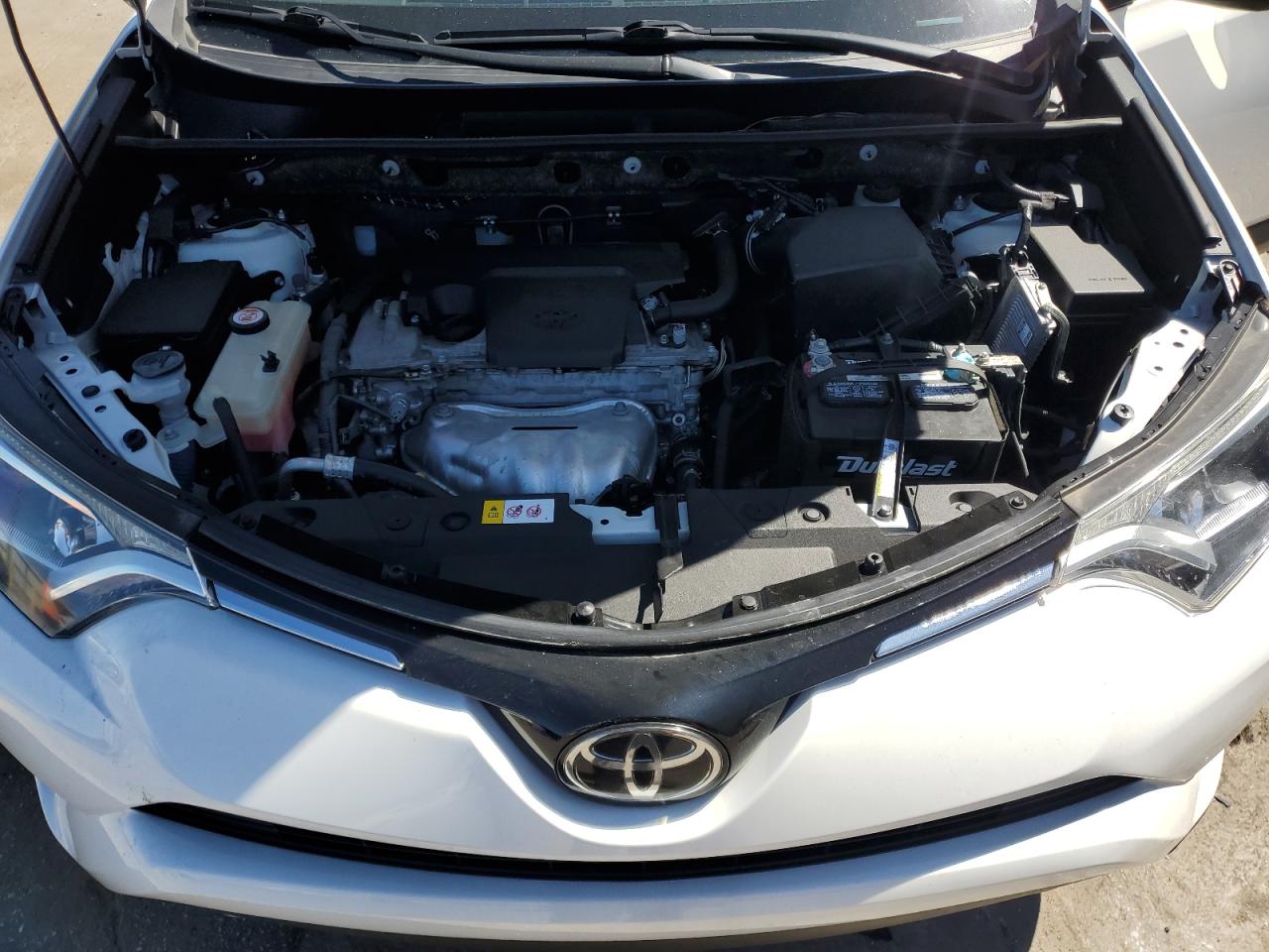 2017 Toyota RAV 4 - Image 12