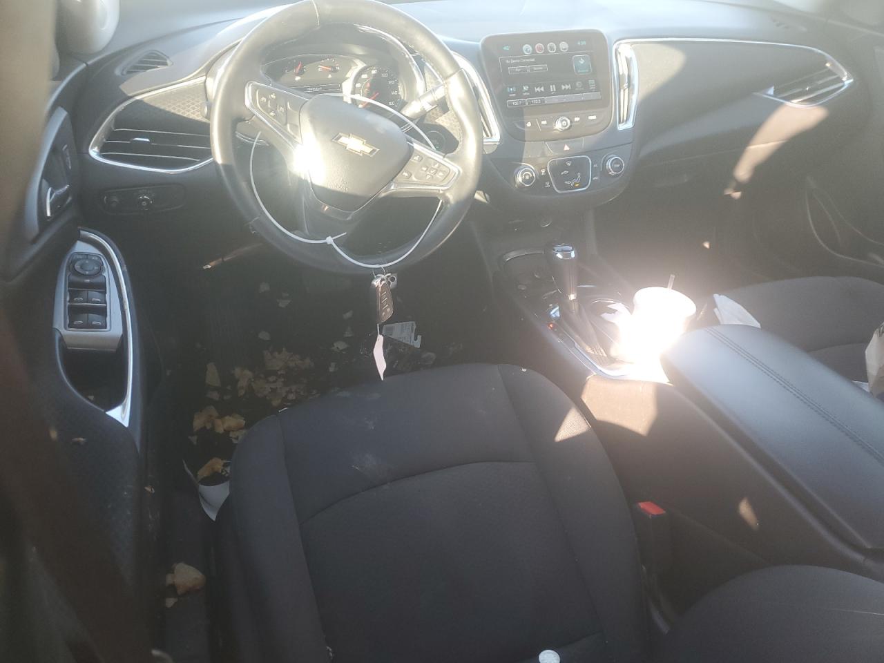 2017 Chevrolet Malibu - Image 8