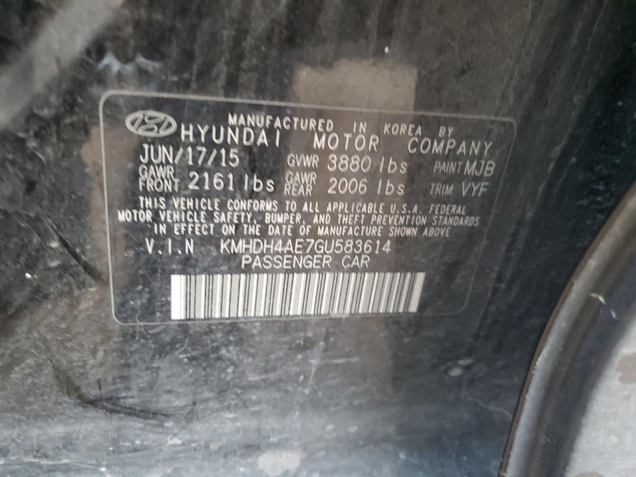 2016 Hyundai Elantra - Image 13