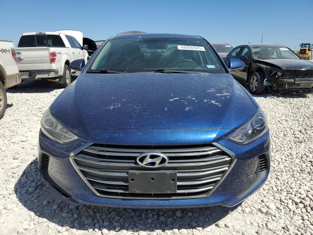 2017 Hyundai Elantra - Image 5