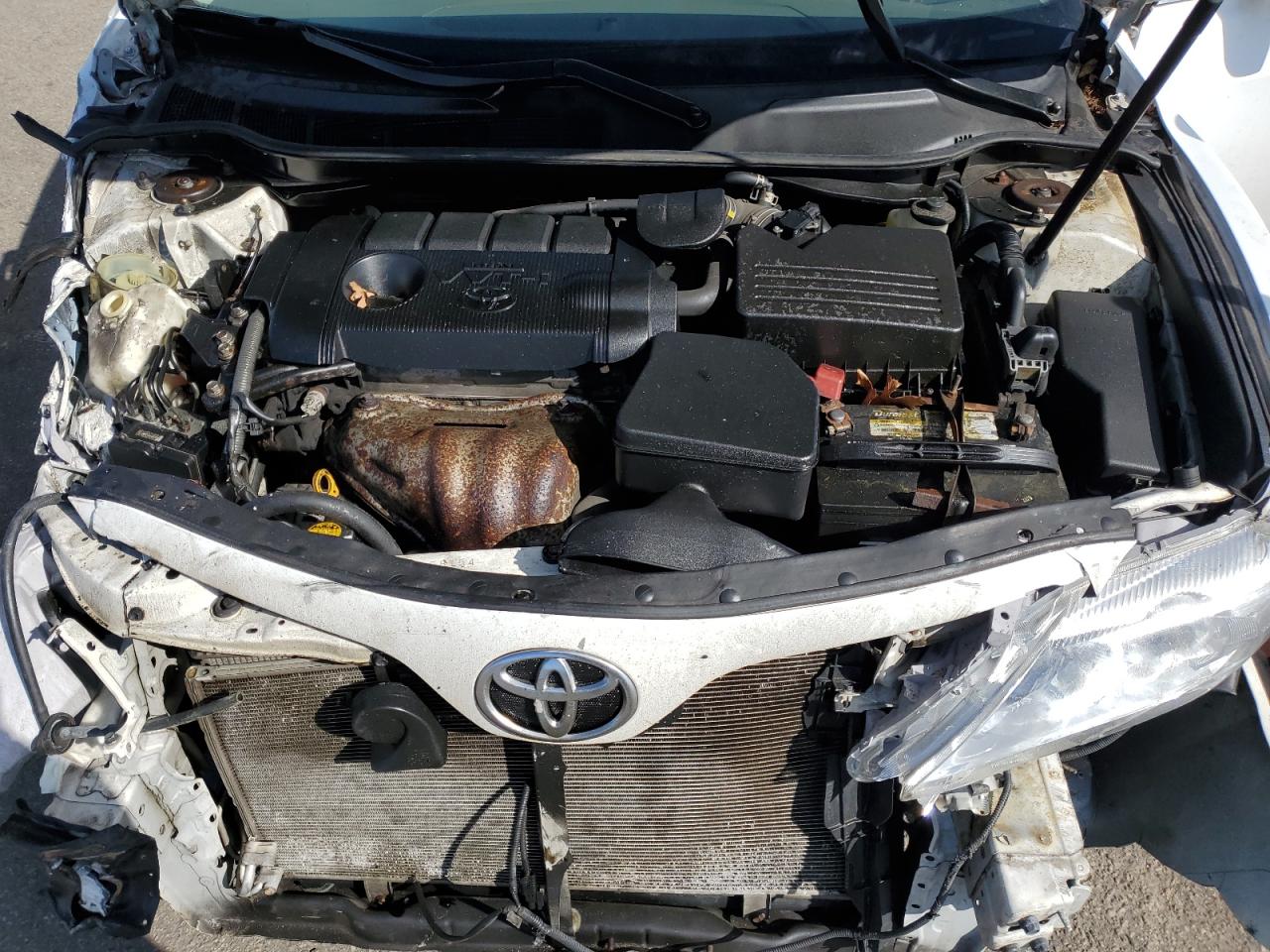 2011 Toyota Camry - Image 12