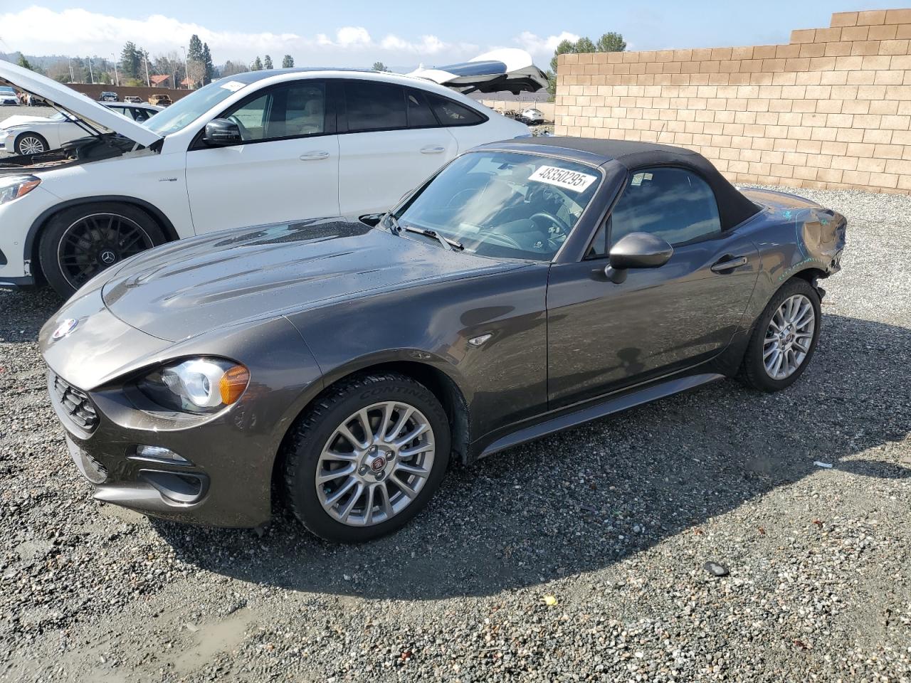 2017 Fiat 124 Spider - Image 1