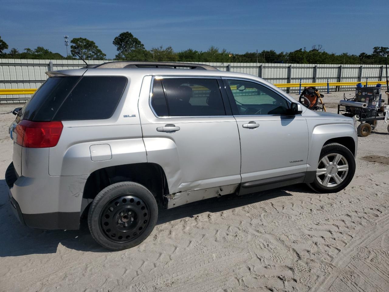 2015 GMC Terrain - Image 3