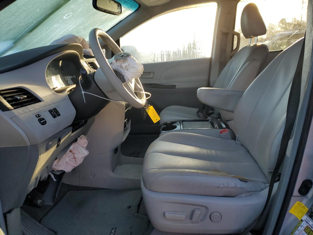 2011 Toyota Sienna - Image 7