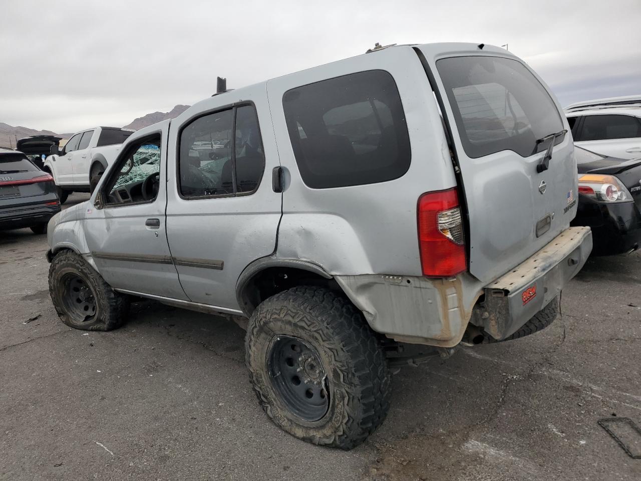 2001 Nissan XTerra - Image 2