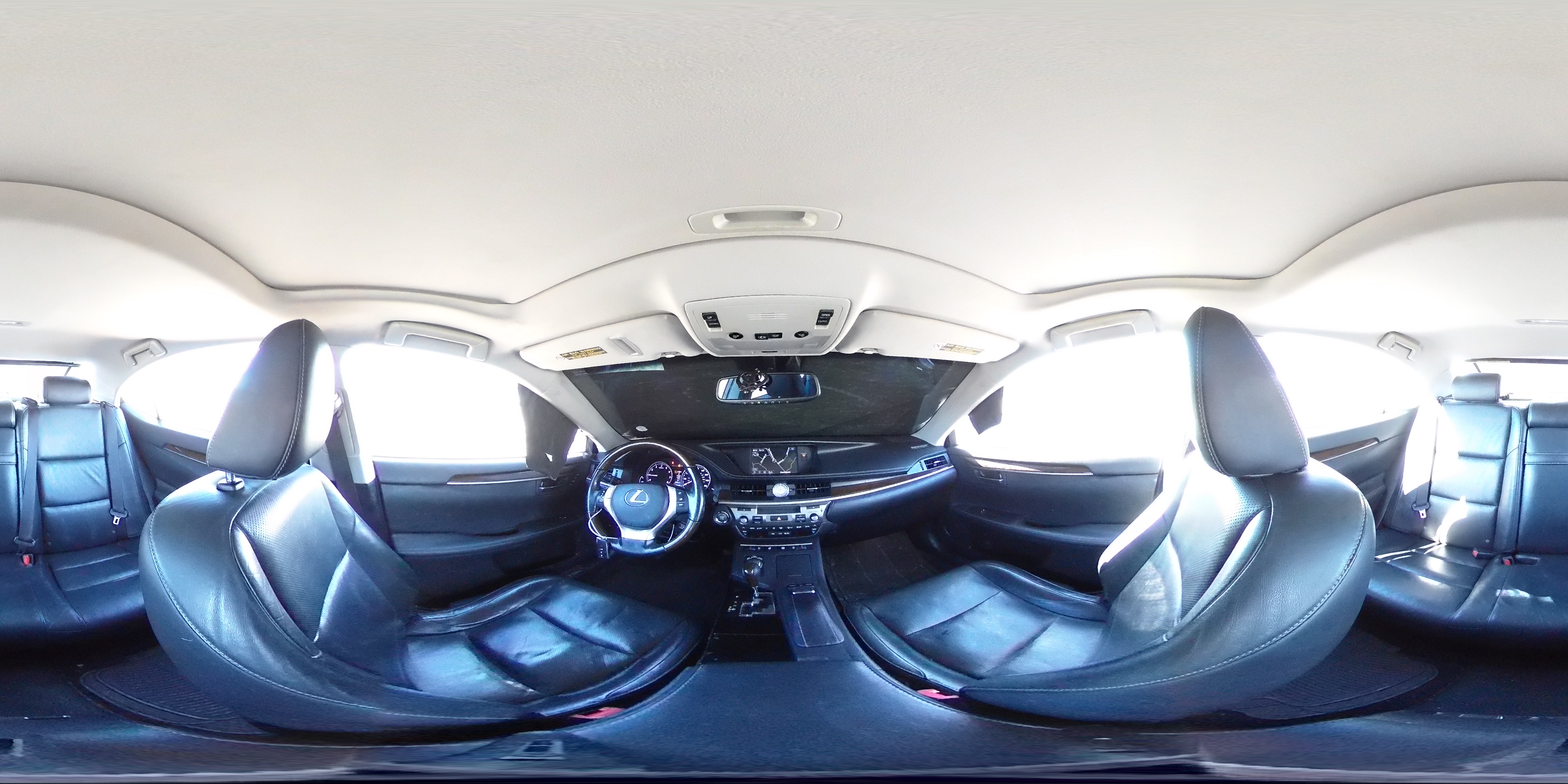 2015 Lexus ES - Image 12