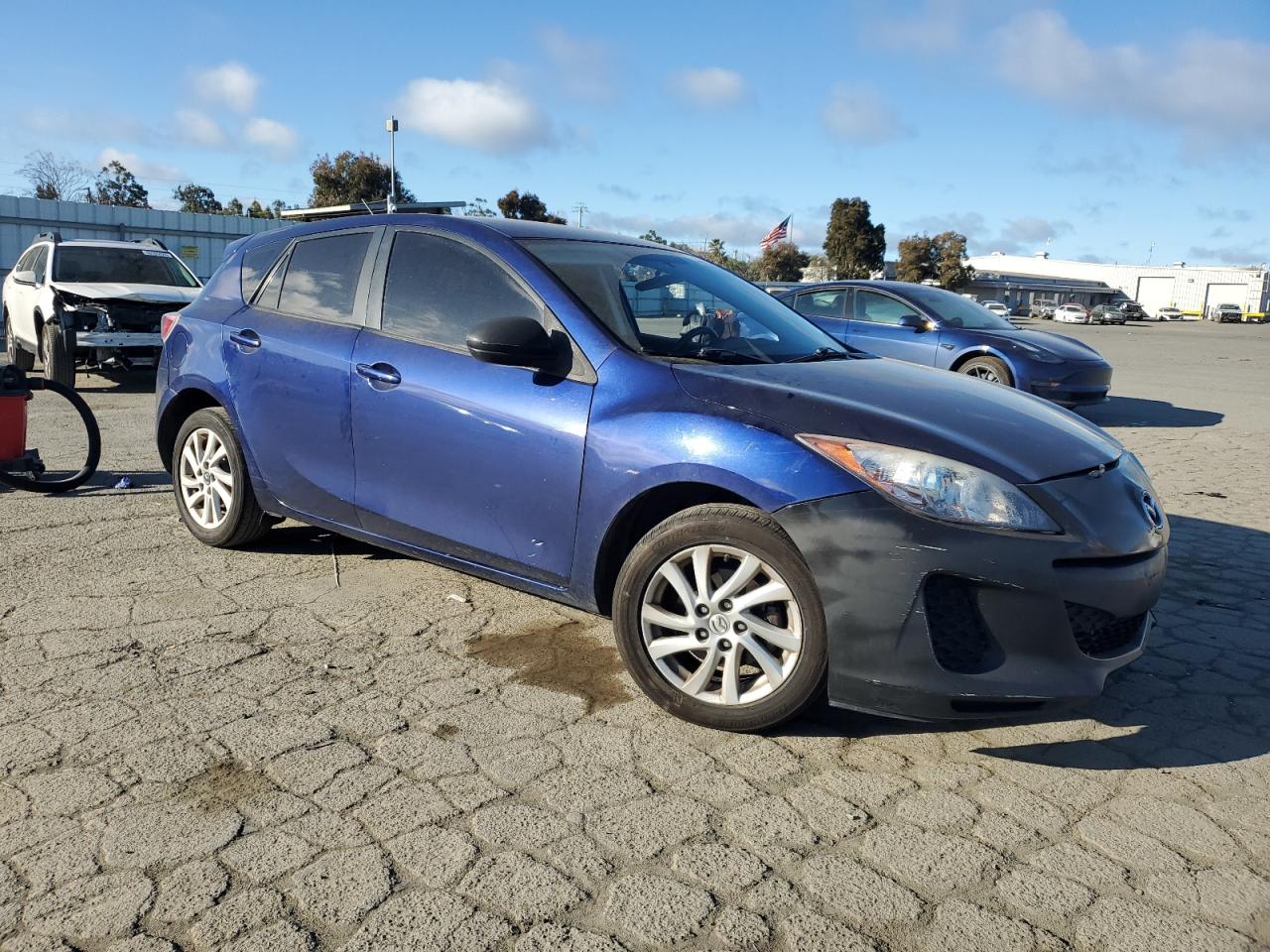 2013 Mazda 3 - Image 4