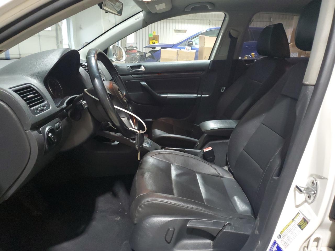 2010 Volkswagen Jetta - Image 7