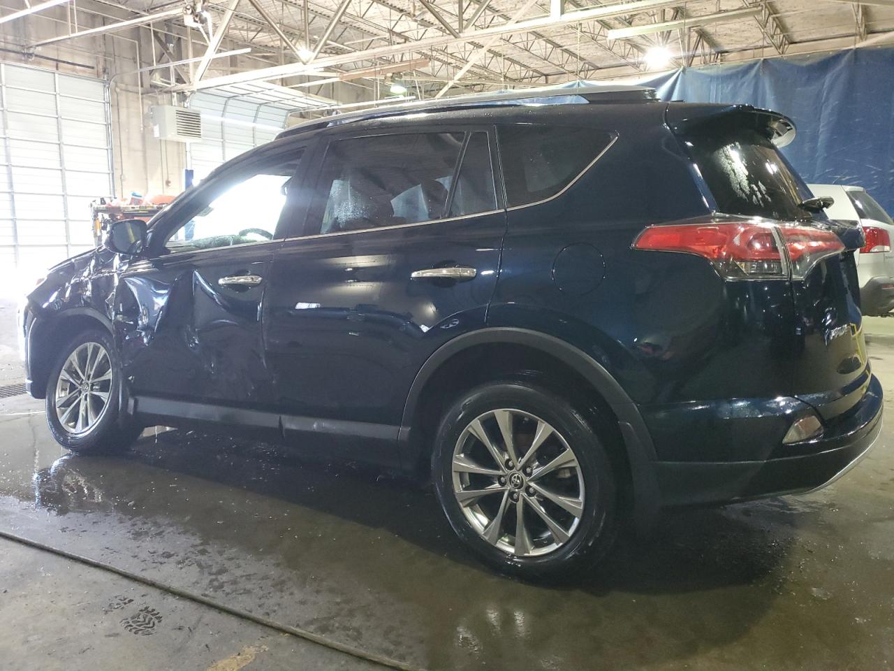 JTMDFREVXJJ256067 TOYOTA RAV4 2018