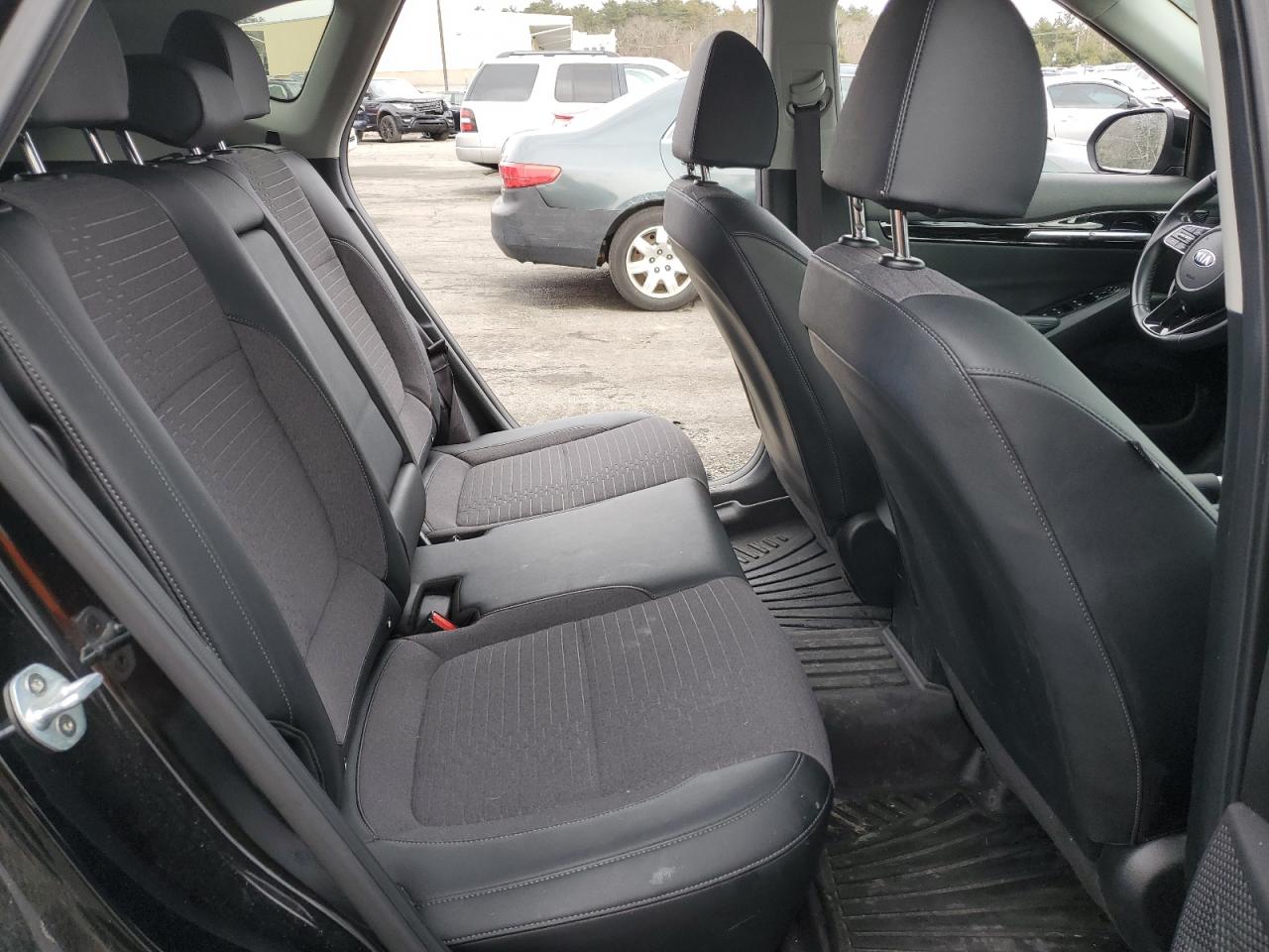 2021 Kia Seltos - Image 11