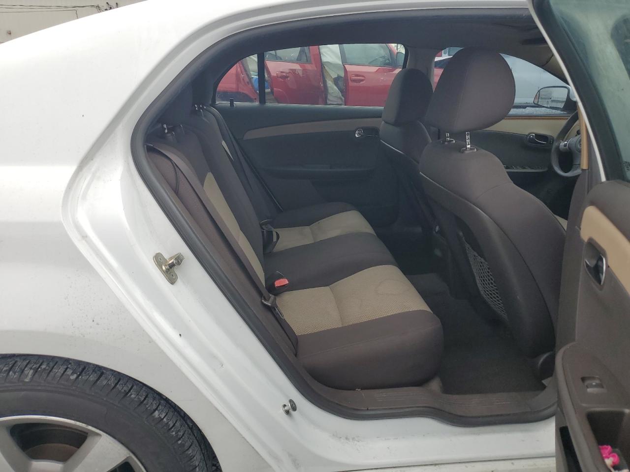 2011 Chevrolet Malibu - Image 10