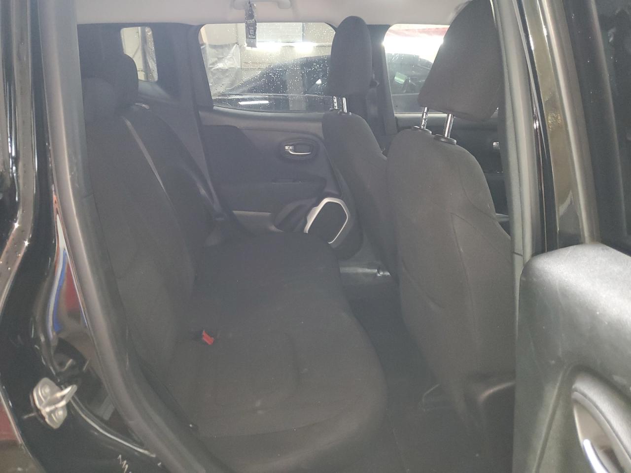 2018 Jeep Renegade - Image 10