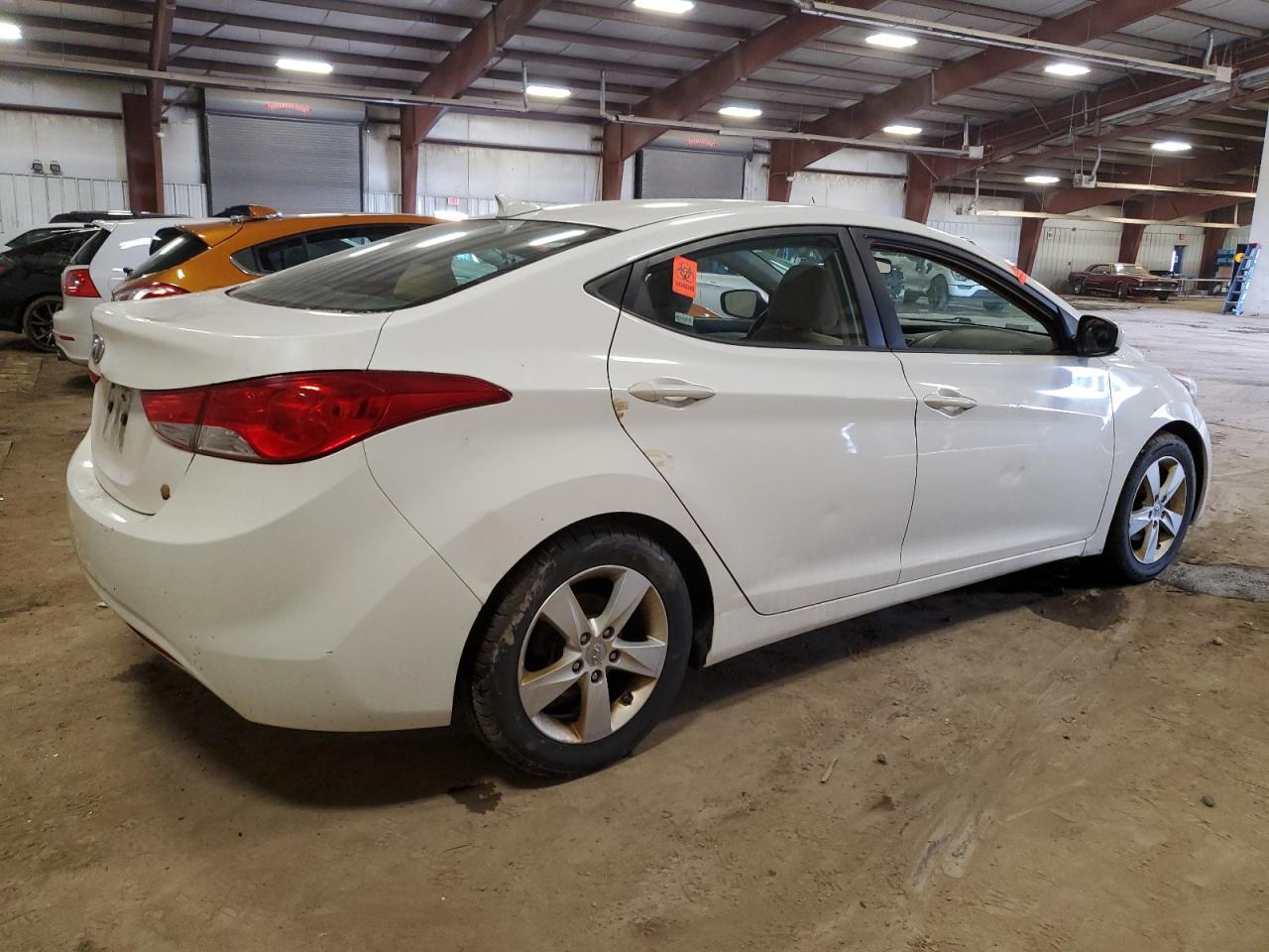 2013 Hyundai Elantra - Image 3