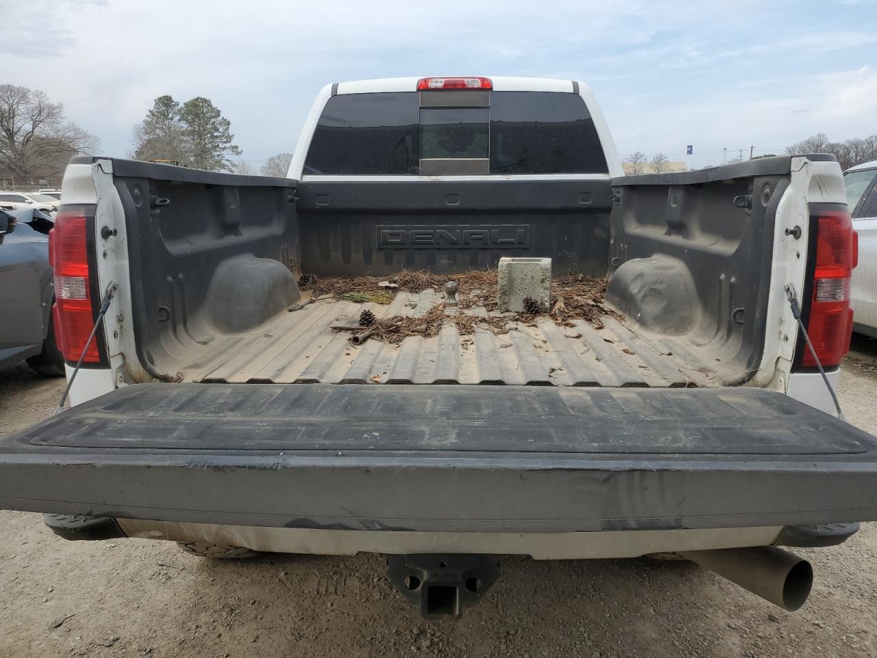 2015 GMC Sierra - Image 10