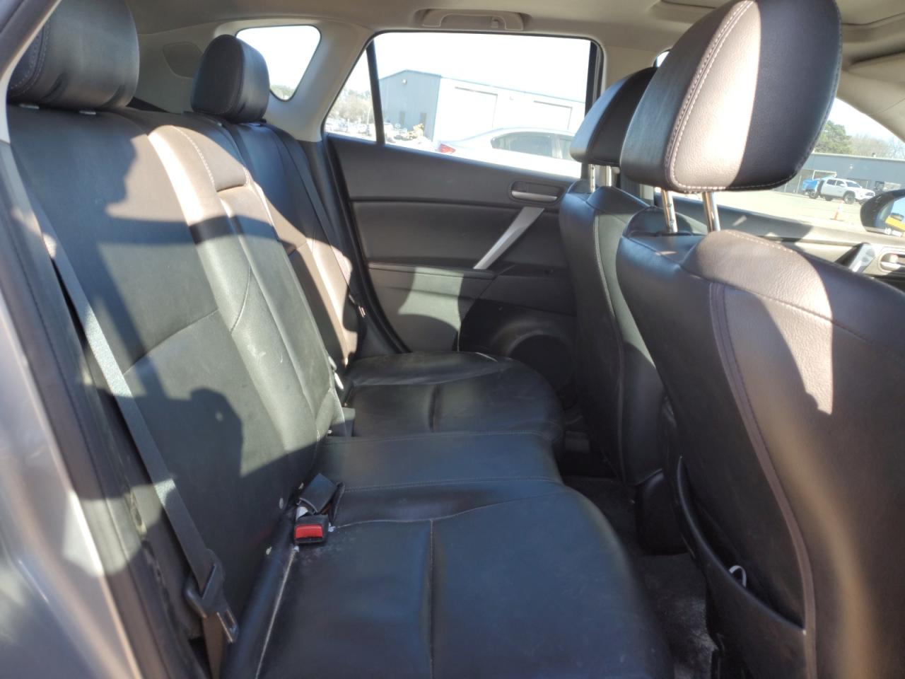 2011 Mazda 3 - Image 10