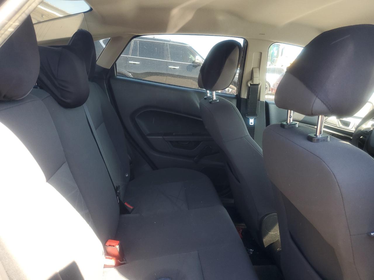 2015 Ford Fiesta - Image 10