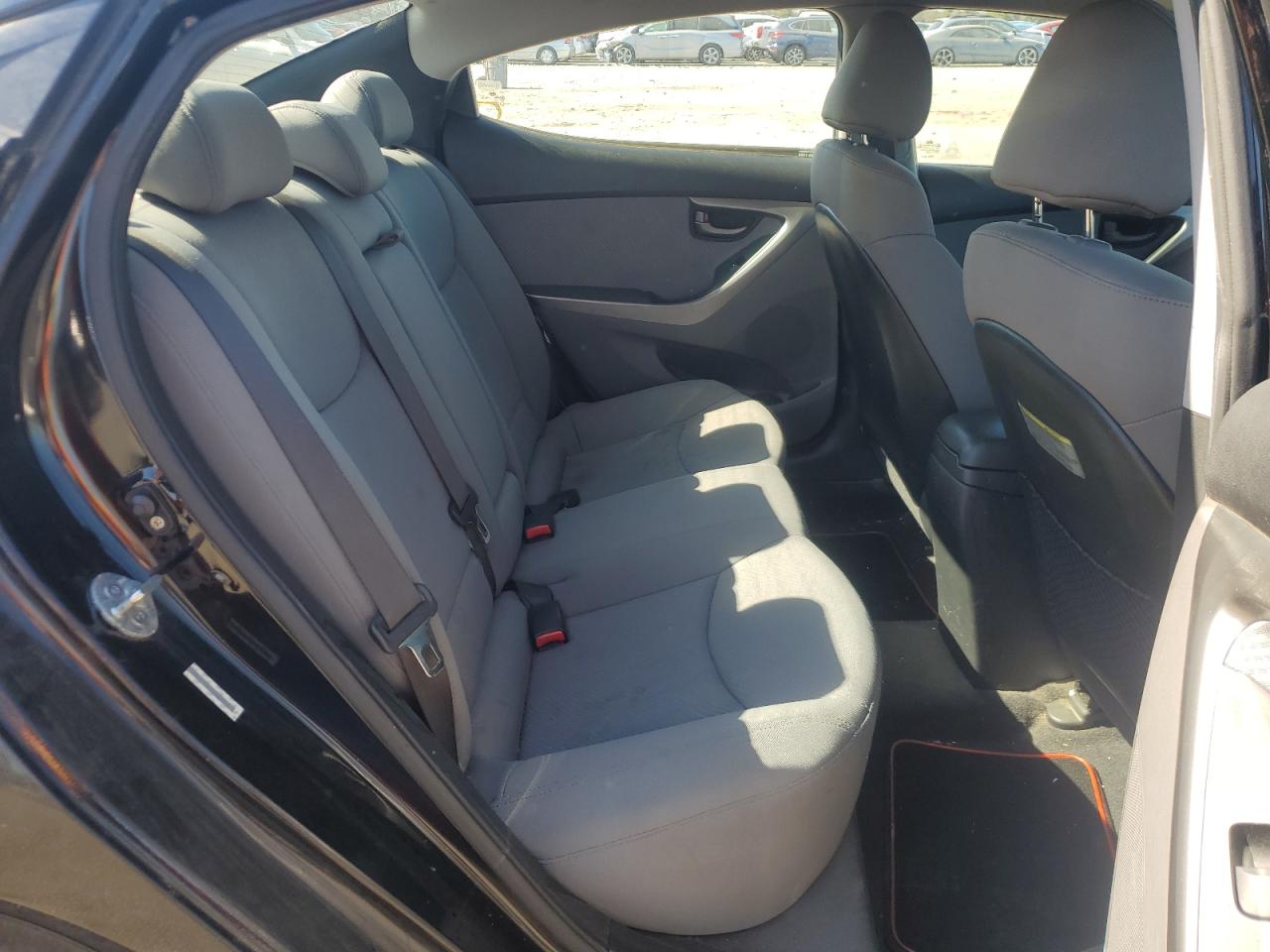 2011 Hyundai Elantra - Image 10